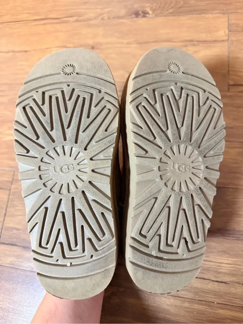 UGG girls youth